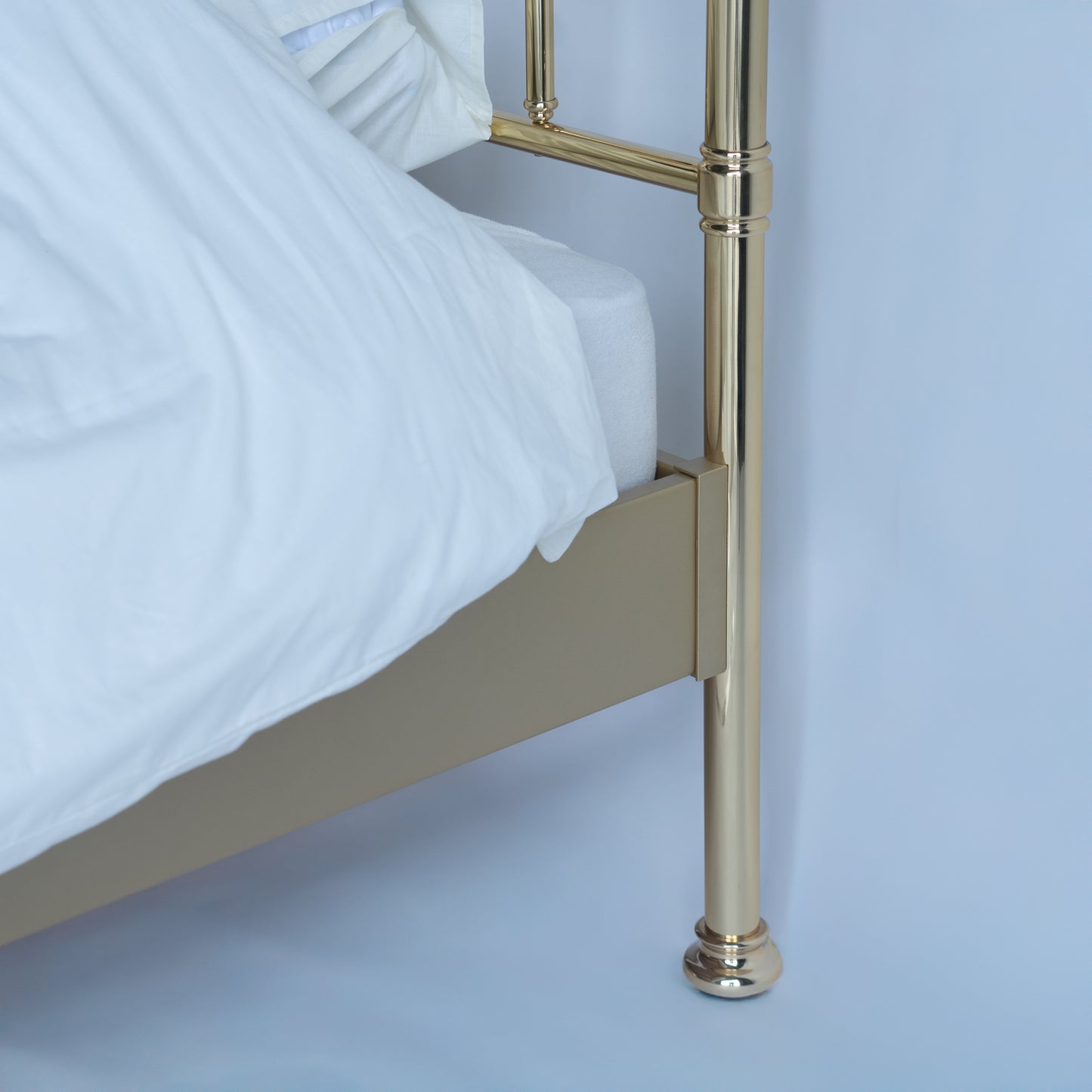 Detail shot Coralie pedestal headboard