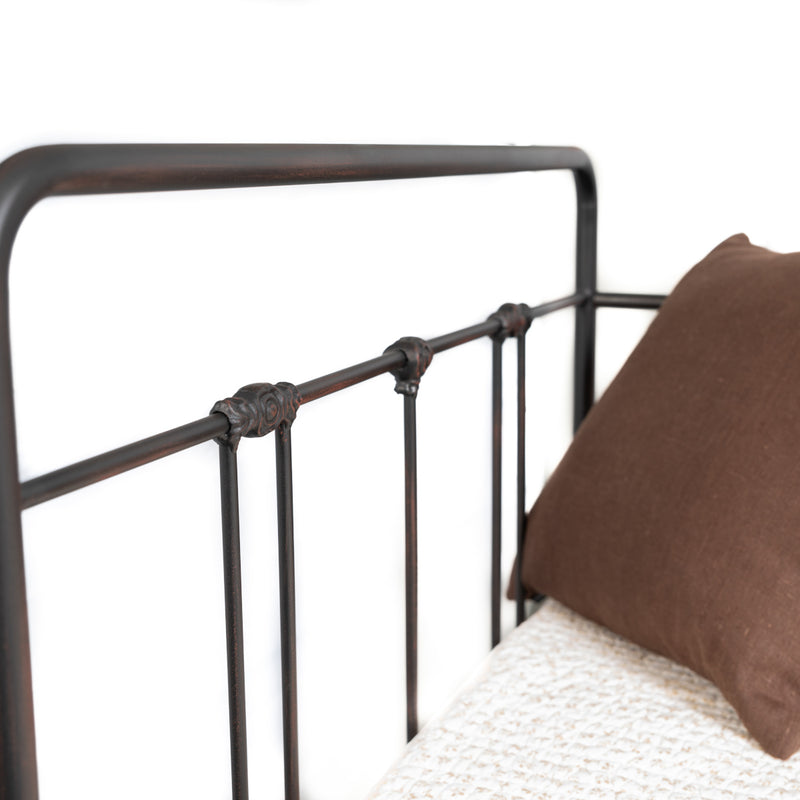 Lit simple en métal Veurne